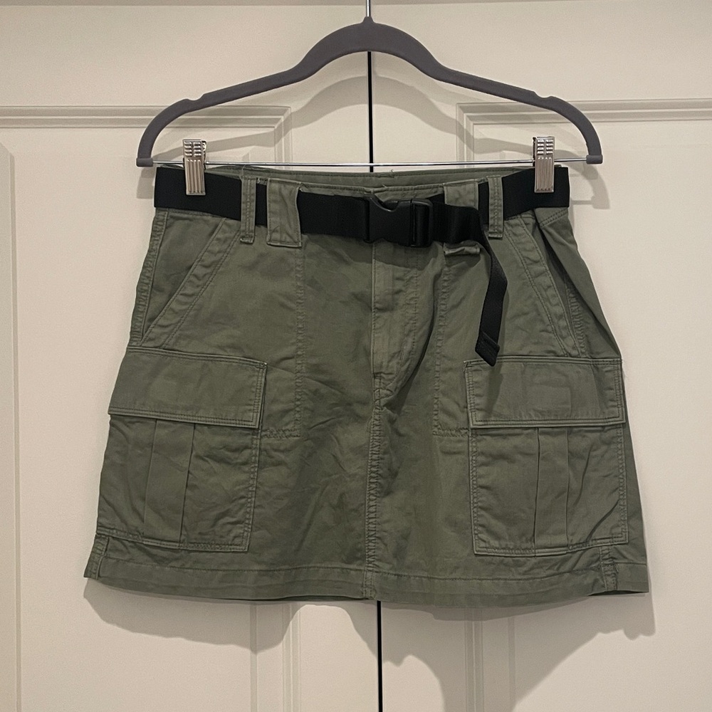 american eagle mini cargo skirt with belt